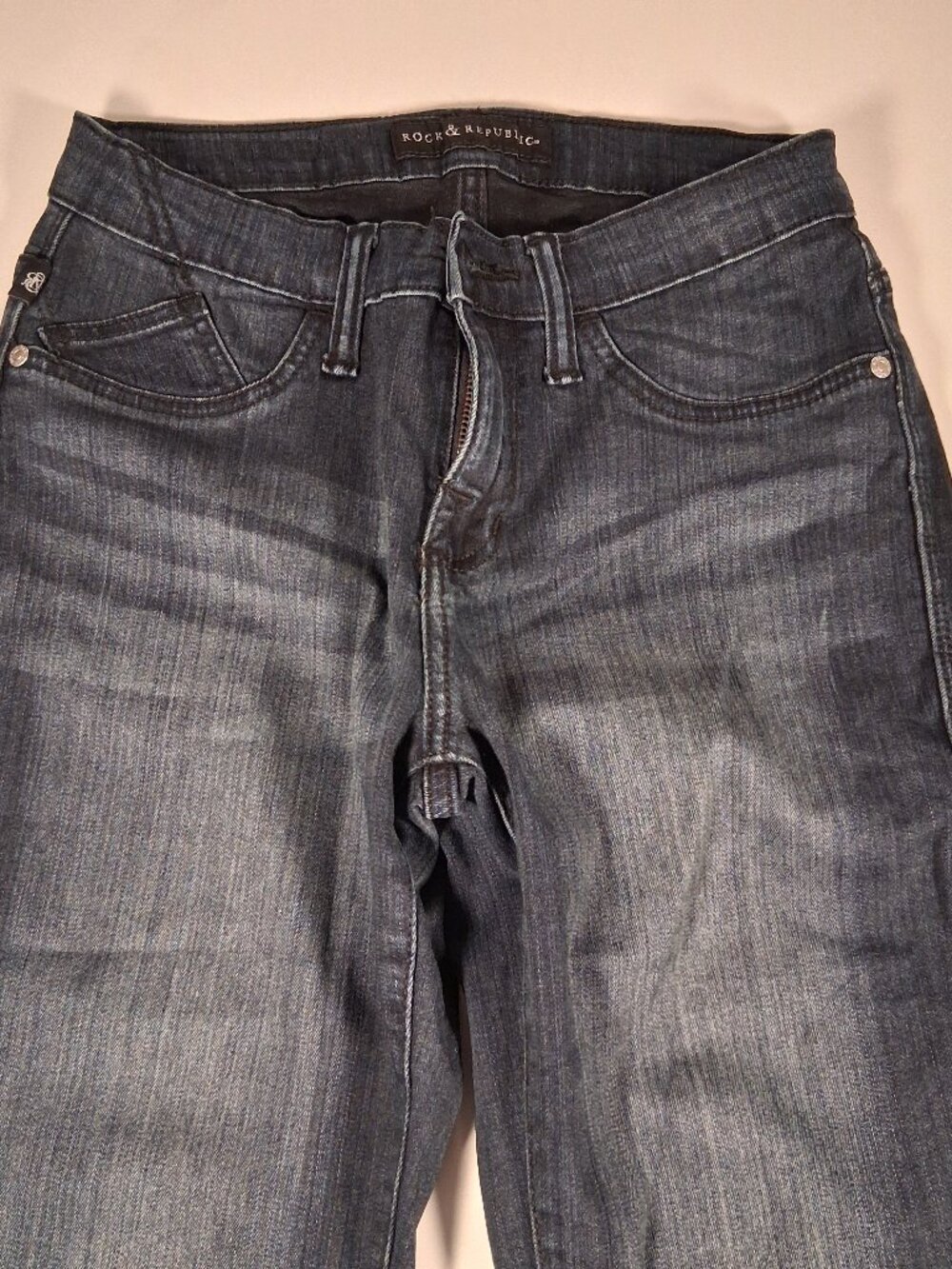 4 Medium Women’s Rock & Republic Dark Wash Jeans